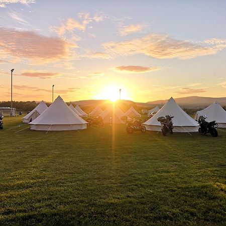 Nine Yards Bell Tents At The Tt - 卡斯尔敦 外观 照片